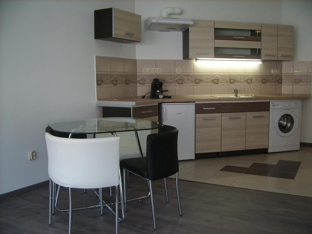 Next Door Apartment Budapest Room photo